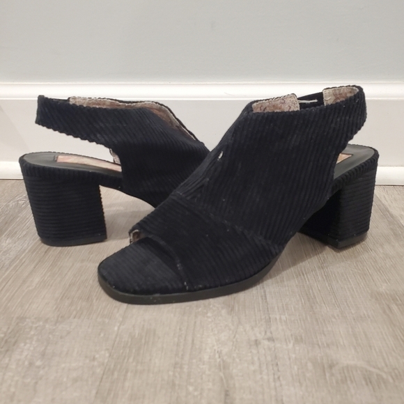 NEW Band of Gypsies Jordan Sandal Black Velvet - Picture 1 of 6